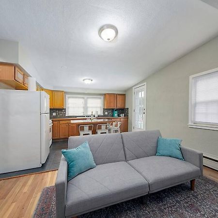 Couples And Beach Lovers Meet Your Needs In One Location Marblehead Exterior photo