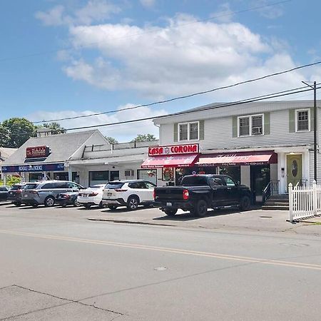 Couples And Beach Lovers Meet Your Needs In One Location Marblehead Exterior photo
